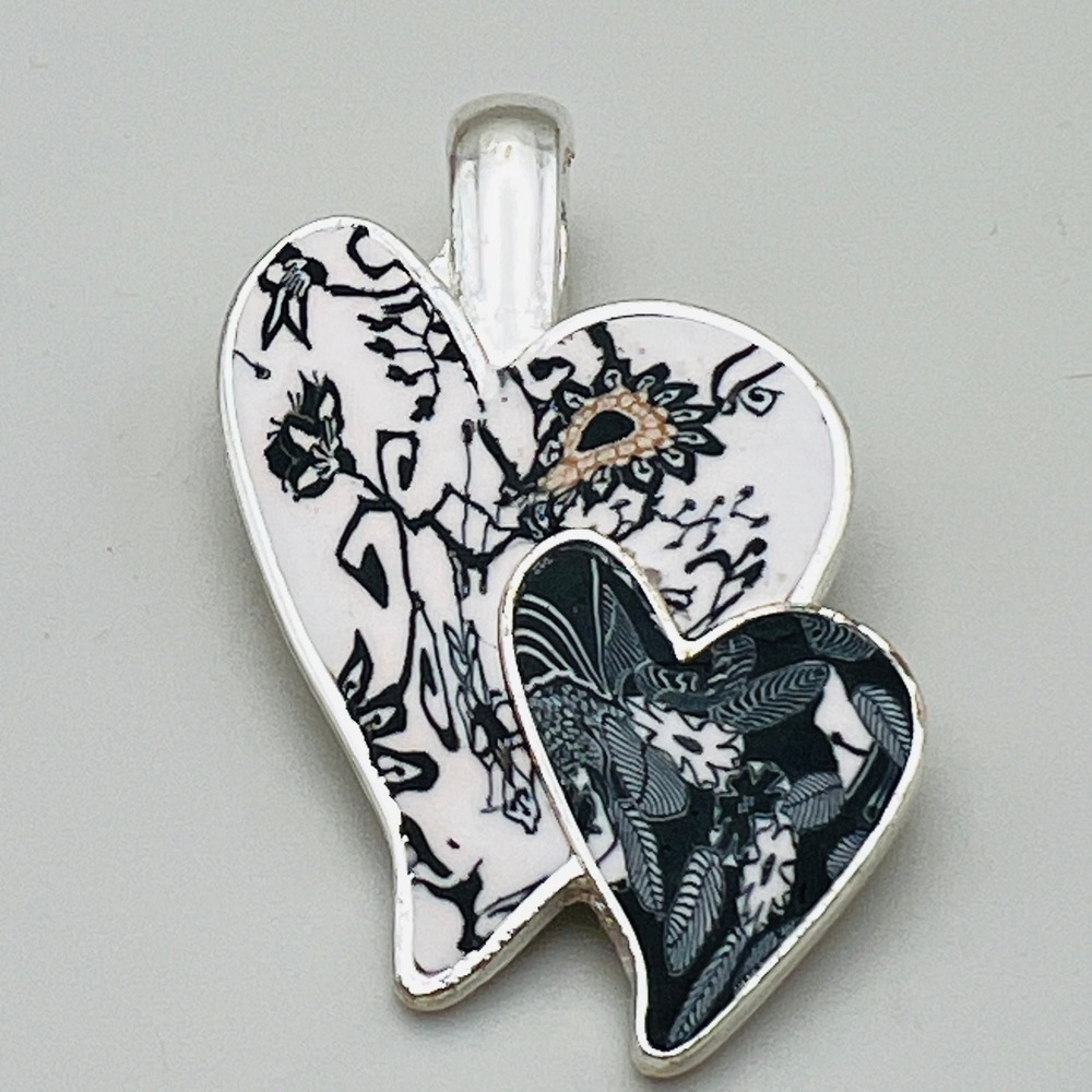 Viva Beads Double Heart Pendant Silver Tone Black White Floral‎ Clay Inlay Charm